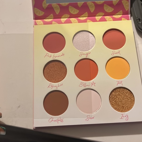 Brand new makeup pallet - Picture 2 of 4